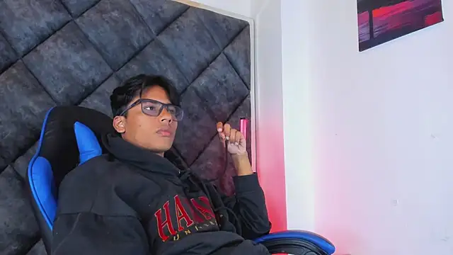 LiamKron Webcamshow