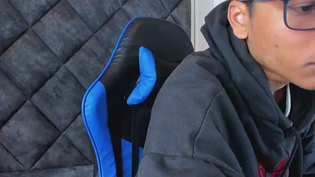 הופעת וובקאם של LiamKron