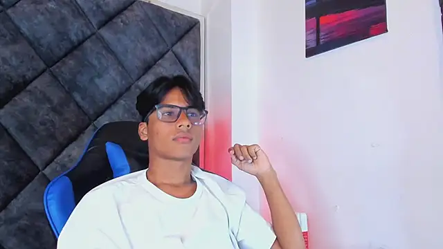 LiamKron Adlı Modelin Web Kamerası Şovu