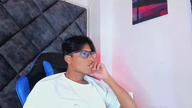 LiamKron Pertunjukan Webcam