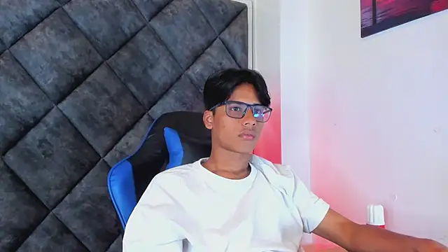 LiamKron 网络视讯表演