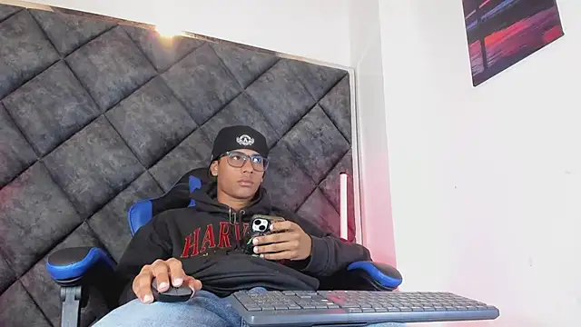 Вебкам-шоу LiamKron