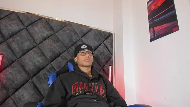 LiamKron Pertunjukan Webcam