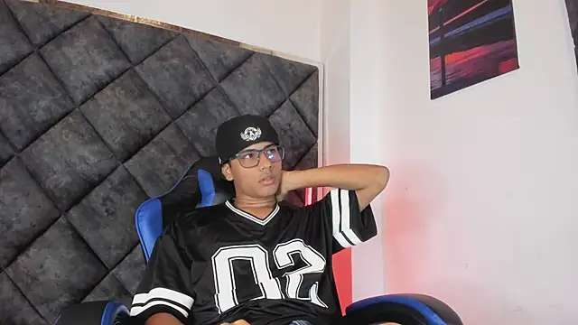 LiamKron webkamerás műsora