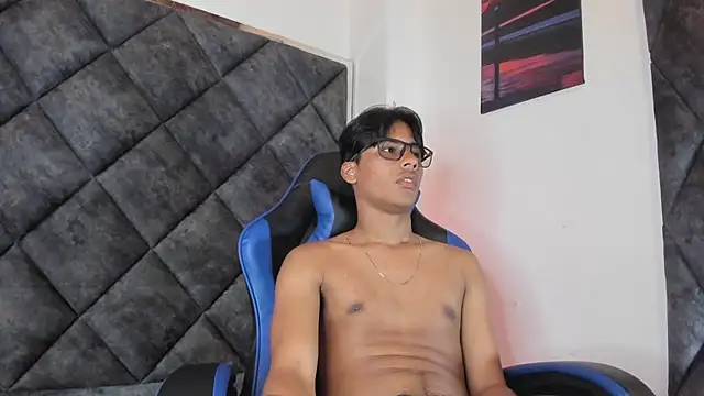 LiamKron Pertunjukan Webcam