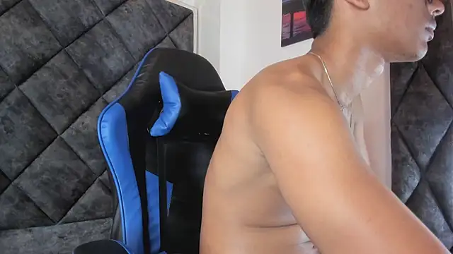 LiamKron Pertunjukan Webcam