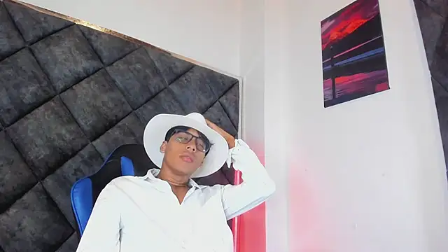 Show modela LiamKron na web-kameri
