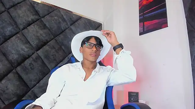 LiamKron Adlı Modelin Web Kamerası Şovu