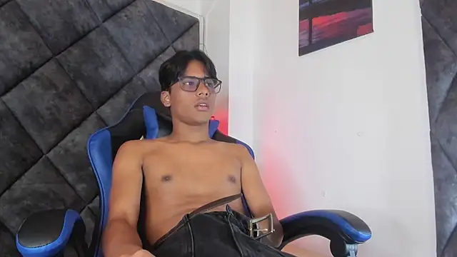 LiamKron Pertunjukan Webcam