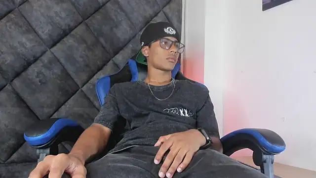 LiamKron Pertunjukan Webcam
