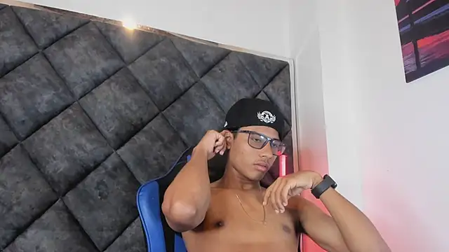 LiamKron Pertunjukan Webcam
