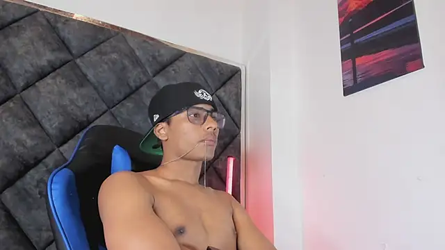 LiamKron Adlı Modelin Web Kamerası Şovu