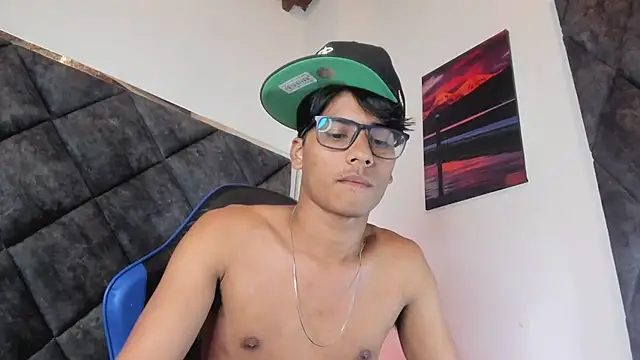 LiamKron Pertunjukan Webcam