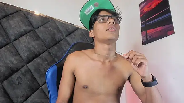 LiamKron Pertunjukan Webcam