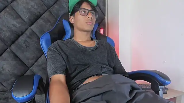 LiamKron Pertunjukan Webcam