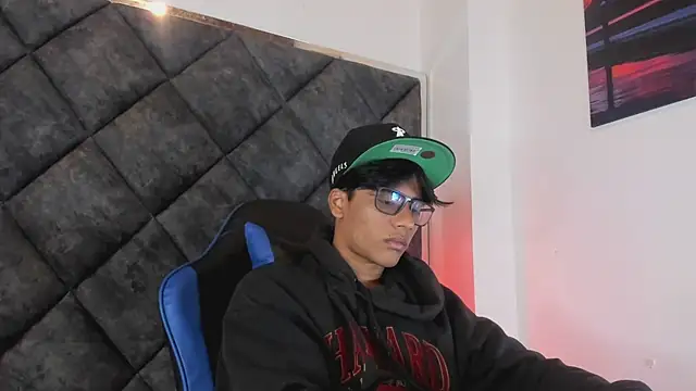 LiamKron webkamerás műsora