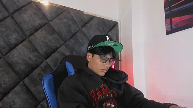LiamKron Pertunjukan Webcam