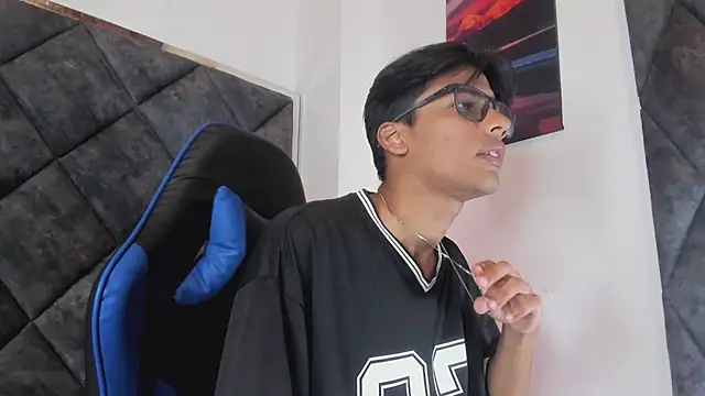 LiamKron Pertunjukan Webcam