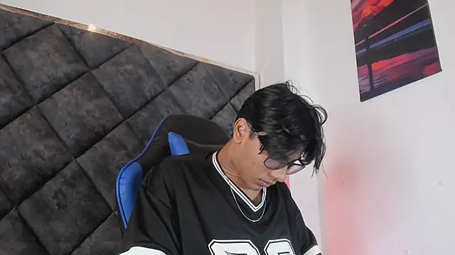 LiamKron Pertunjukan Webcam