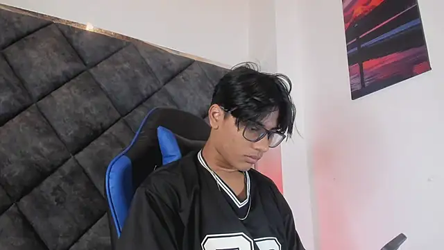 LiamKron 网络视讯表演
