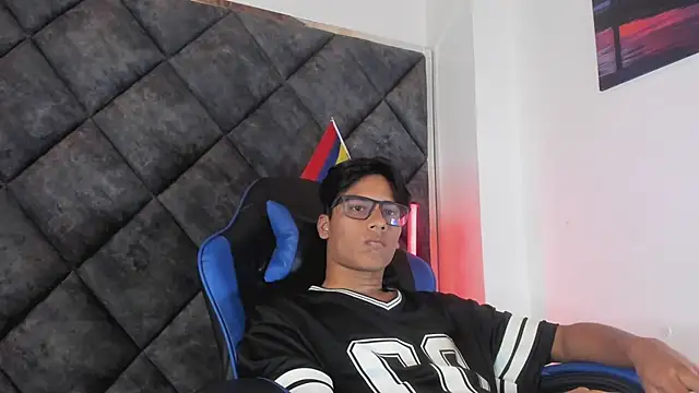 LiamKron Pertunjukan Webcam