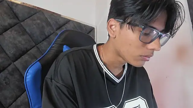 LiamKron Webcamshow