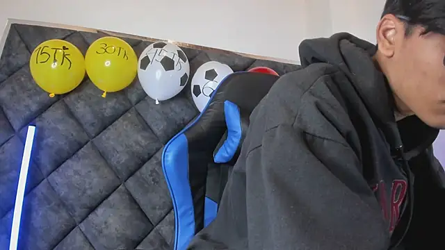 LiamKron Pertunjukan Webcam