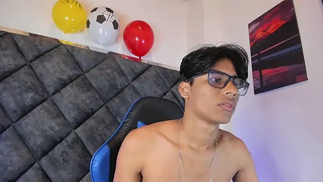 LiamKron Pertunjukan Webcam