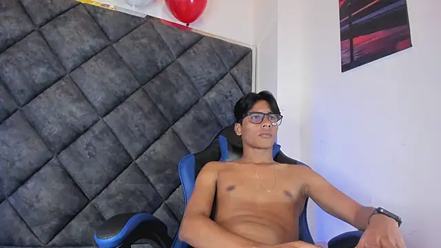 LiamKron webkamerás műsora