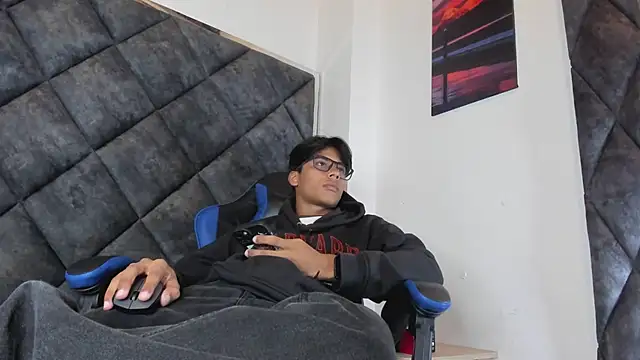 LiamKron Pertunjukan Webcam