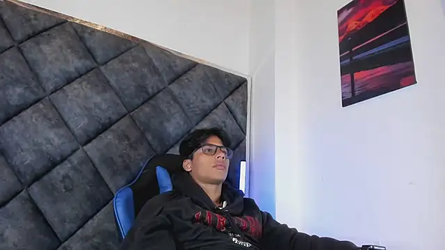LiamKron Pertunjukan Webcam