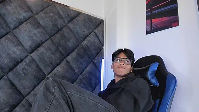 LiamKron Pertunjukan Webcam