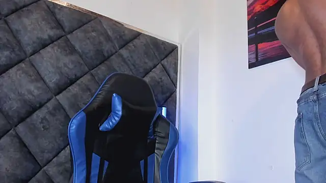 Show modela LiamKron na web-kameri