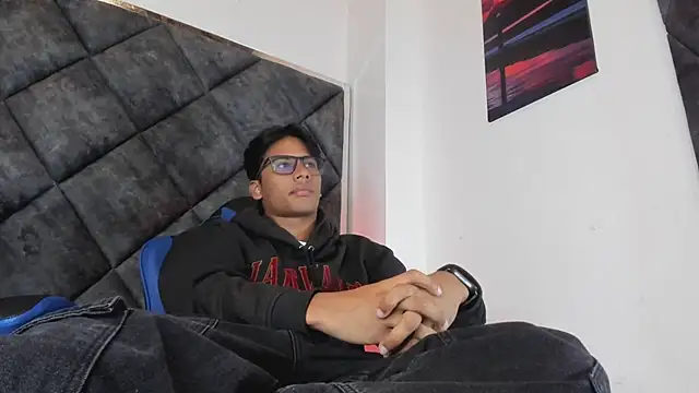 LiamKron 网络视讯表演