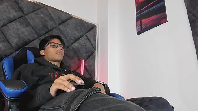 LiamKron Adlı Modelin Web Kamerası Şovu