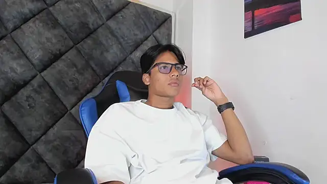 LiamKron Pertunjukan Webcam