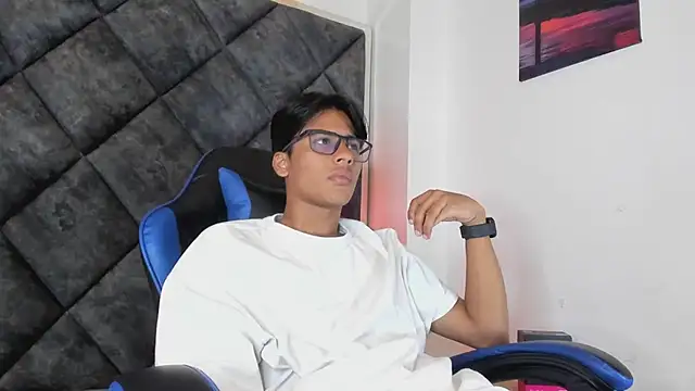 LiamKron Pertunjukan Webcam