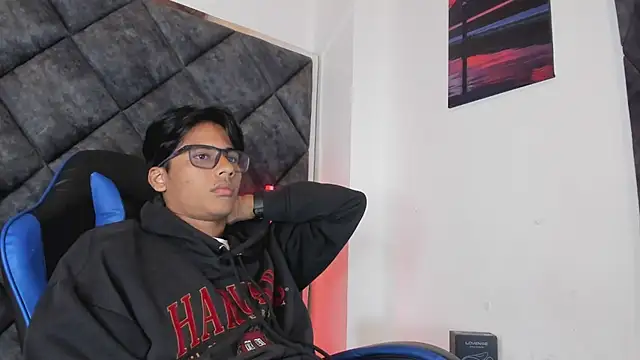 LiamKron Adlı Modelin Web Kamerası Şovu