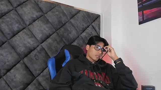 LiamKron Pertunjukan Webcam