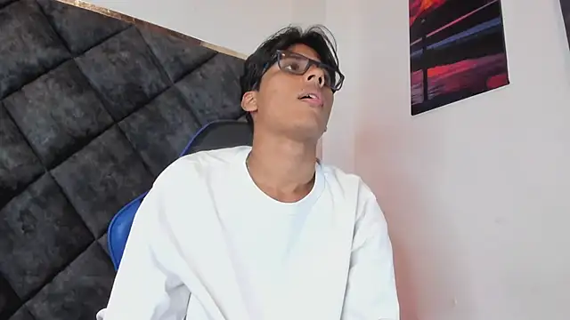 LiamKron Pertunjukan Webcam