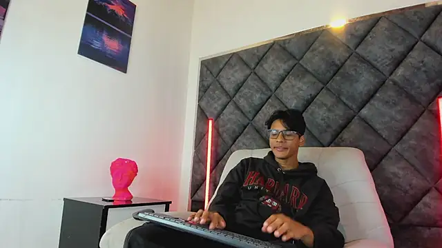 LiamKron webcam show