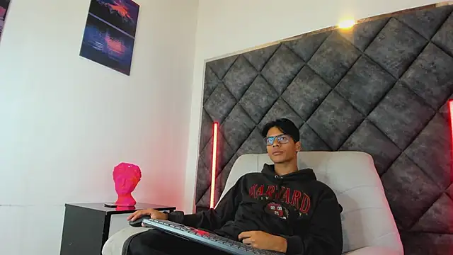 LiamKron 网络视讯表演