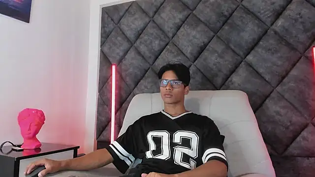 LiamKron 网络视讯表演
