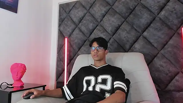 LiamKron 网络视讯表演