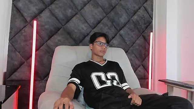 LiamKron Pertunjukan Webcam