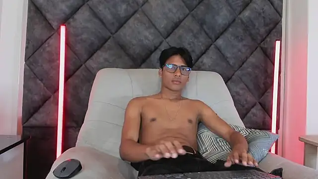 LiamKron Pertunjukan Webcam