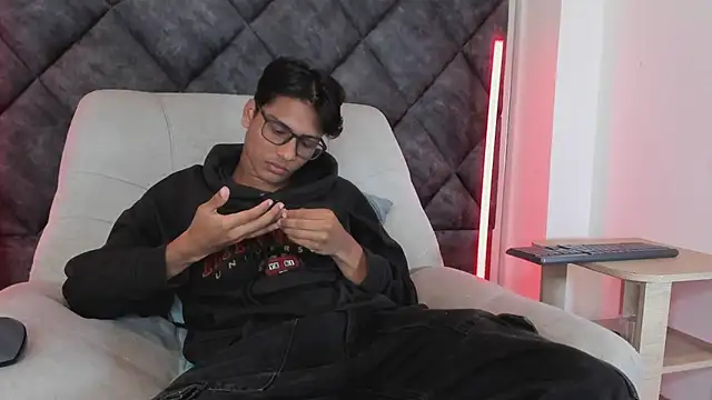 LiamKron webcam show