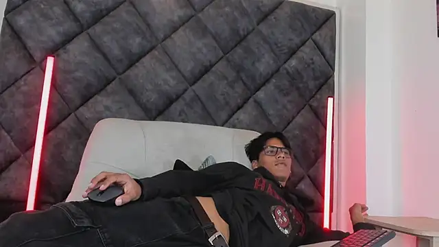 LiamKron's Webcam Show