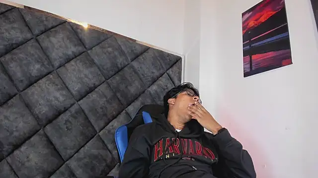 LiamKron 网络视讯表演