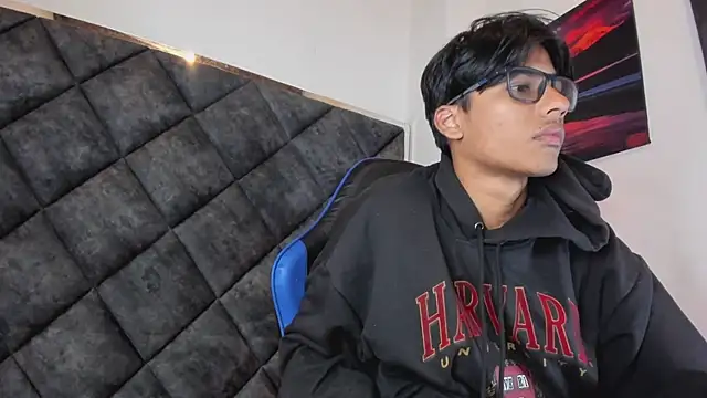LiamKron Adlı Modelin Web Kamerası Şovu